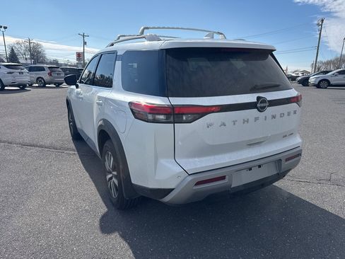 Used 2025 Nissan Pathfinder SL w/ Cargo Package image 3