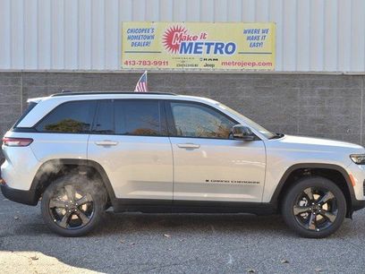 New 2025 Jeep Grand Cherokee Limited w/ Black Appearance Package