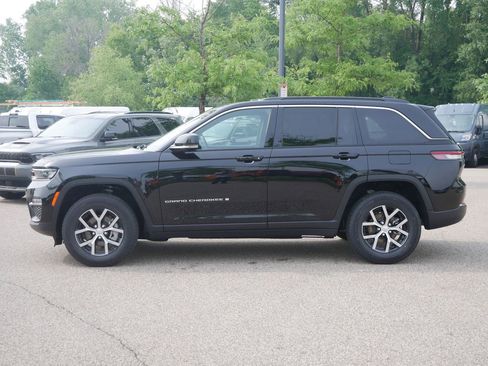New 2025 Jeep Grand Cherokee Limited w/ Trailer Tow Package image 4