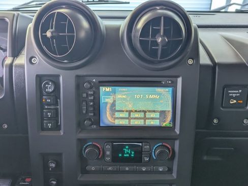 Used 2005 HUMMER H2 SUV w/ Preferred Equipment Group image 10