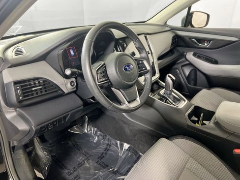 Used 2023 Subaru Outback Premium image 9