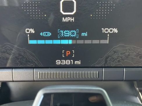 Used 2024 GMC Hummer EV 2X AWD/4WD image 32