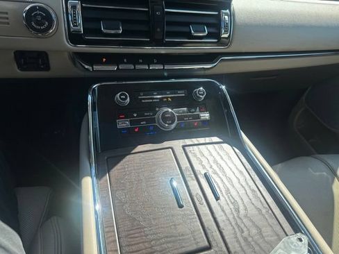 Used 2024 Lincoln Navigator Reserve AWD/4WD image 27