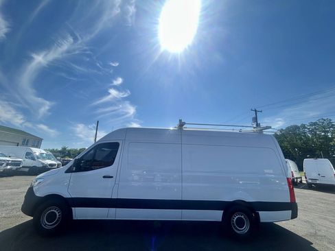Used 2019 Mercedes-Benz Sprinter 170 image 2