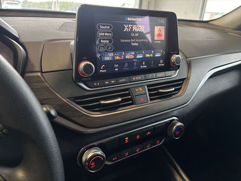 Used 2025 Nissan Altima 2.5 SV image 20