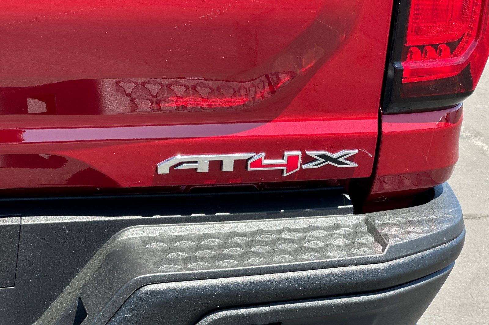 Used 2026 GMC Canyon AT4X w/ AT4X AEV Edition AWD/4WD image 36