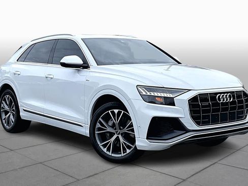 Used 2021 Audi Q8 Premium Plus w/ Premium Plus Package image 2