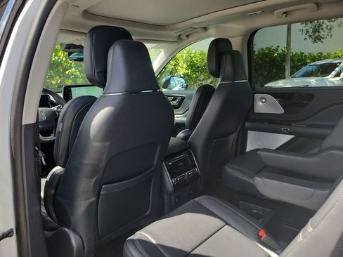 Used 2025 Lincoln Aviator Reserve w/ Equipment Group 201A AWD/4WD image 15