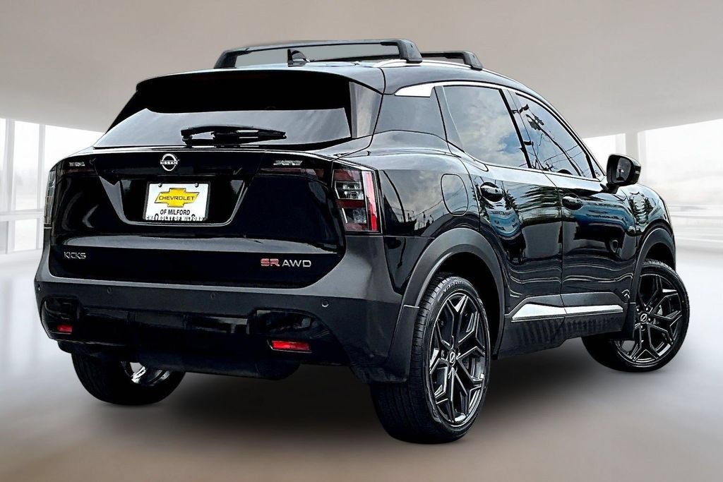 Used 2026 Nissan Kicks SR AWD/4WD image 6