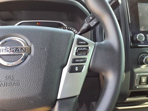 Certified 2022 Nissan Titan SV RWD image 10