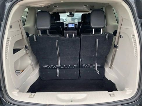 Used 2023 Chrysler Pacifica Touring-L image 23