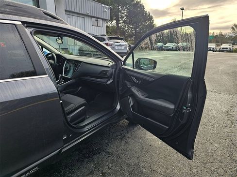 Used 2023 Subaru Outback Premium image 10