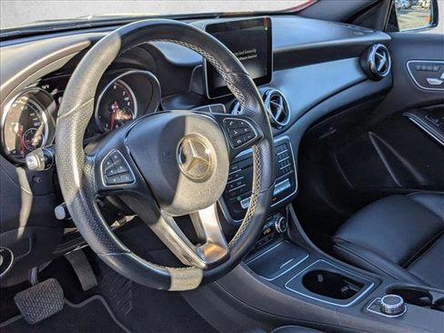 Used 2018 Mercedes-Benz GLA 250 image 10
