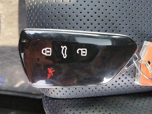 Used 2023 Volkswagen Golf R AWD/4WD image 50