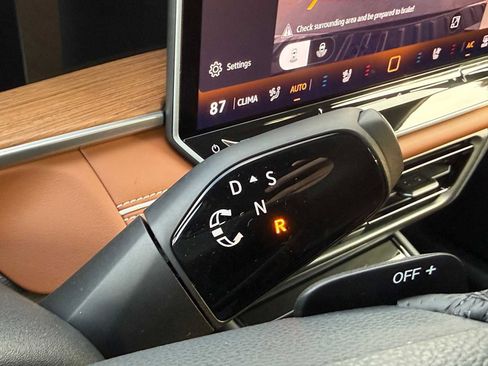 New 2026 Volkswagen Tiguan SEL R-Line image 18