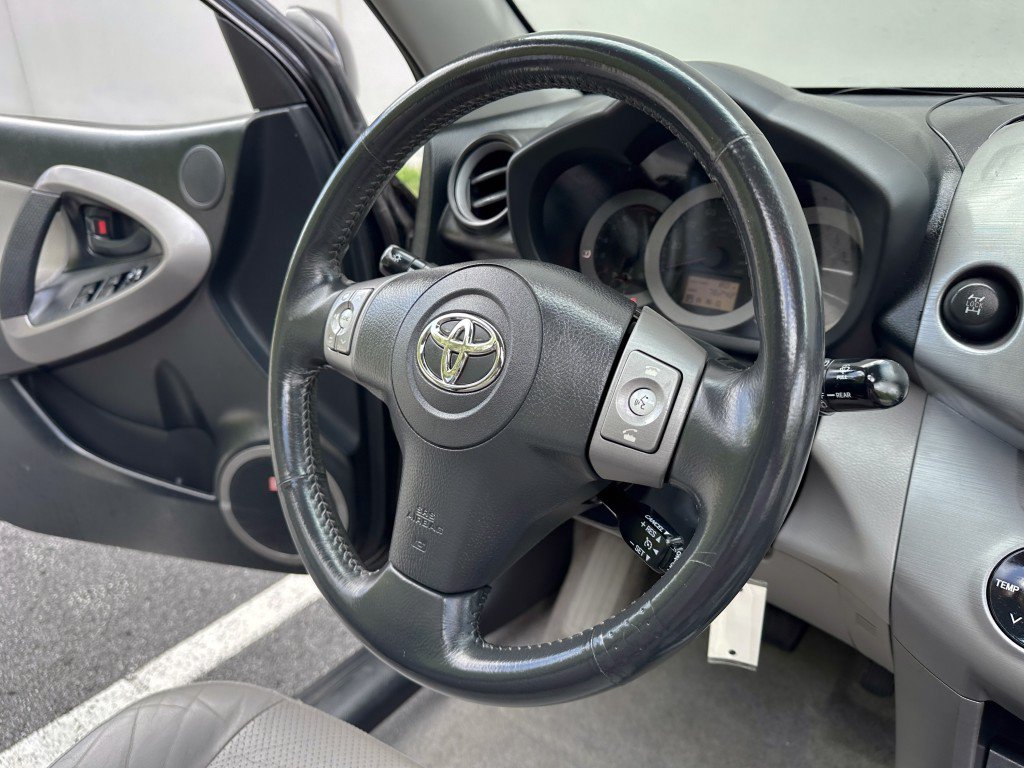 Used 2007 Toyota RAV4 Limited w/ Tow Prep Pkg AWD/4WD image 30