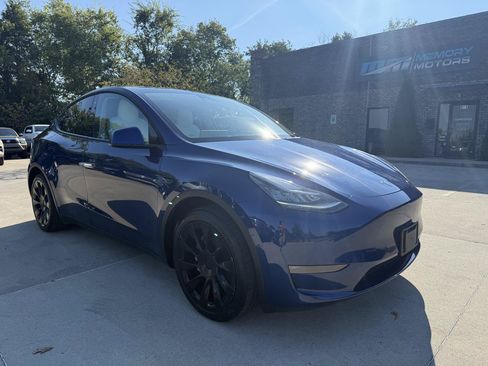 Used 2020 Tesla Model Y Long Range AWD/4WD image 3