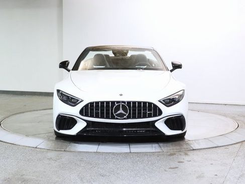 Used 2022 Mercedes-Benz SL 55 AMG 4MATIC w/ Driver Assistance Package image 11