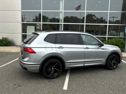 Used 2024 Volkswagen Tiguan SE R-Line
