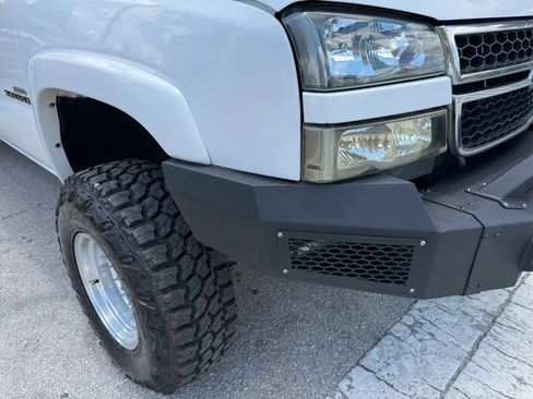 Used 2007 Chevrolet Silverado 3500 LT w/ Heavy-Duty Power Package AWD/4WD image 18