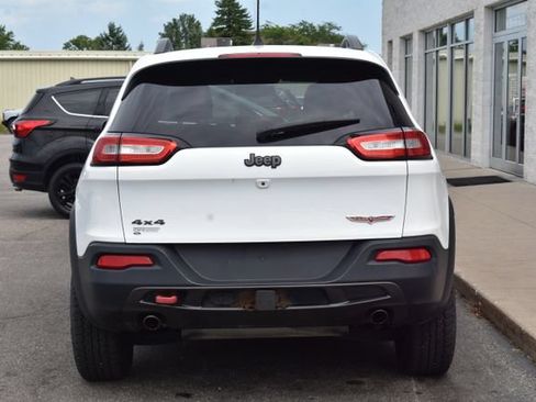 Used 2017 Jeep Cherokee Trailhawk w/ Comfort & Convenience Group AWD/4WD image 12