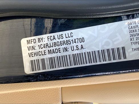Used 2024 Jeep Grand Cherokee L Limited RWD image 35