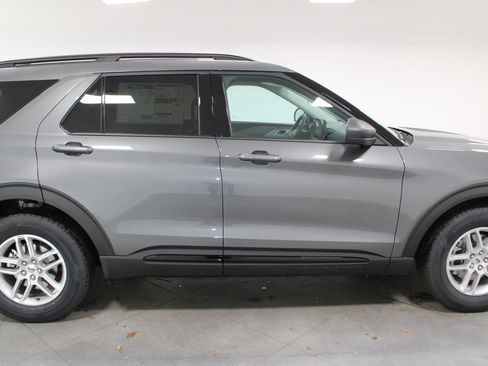 New 2026 Ford Explorer Active w/ Active Comfort Package image 10
