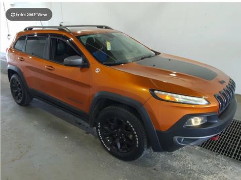 Used 2015 Jeep Cherokee Trailhawk w/ Comfort/Convenience Group AWD/4WD image 1