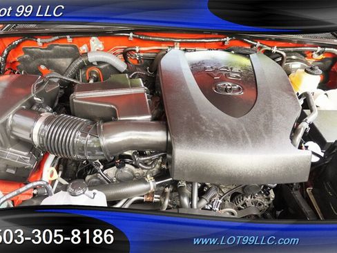 Used 2017 Toyota Tacoma SR5 w/ Tow Package AWD/4WD image 18