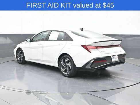 Used 2025 Hyundai Elantra Sport FWD image 10
