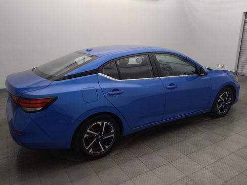 Used 2025 Nissan Sentra SV FWD image 10