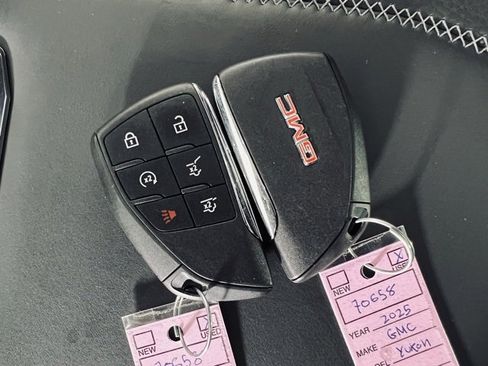 Used 2025 GMC Yukon Denali image 35