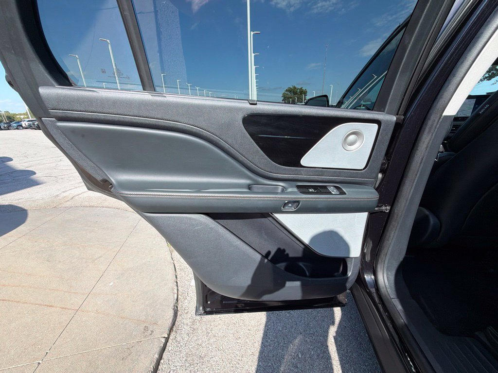 Used 2025 Lincoln Aviator Reserve w/ Equipment Group 201A AWD/4WD image 21