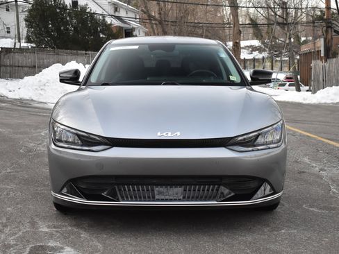 Used 2024 Kia EV6 Wind image 11