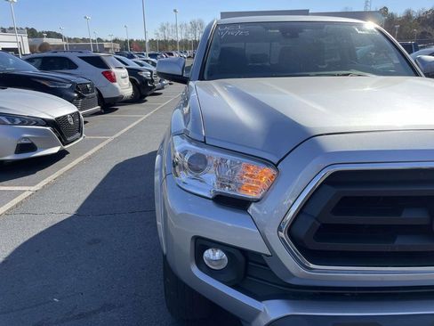 Used 2022 Toyota Tacoma SR5 image 17