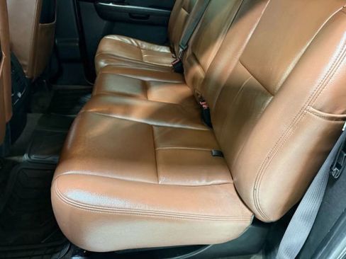 Used 2013 Chevrolet Avalanche LS image 20