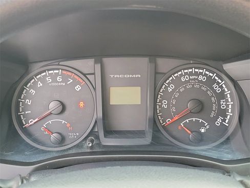 Used 2017 Toyota Tacoma SR image 23