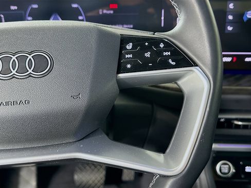 Used 2025 Audi Q5 Premium w/ Convenience Package AWD/4WD image 21