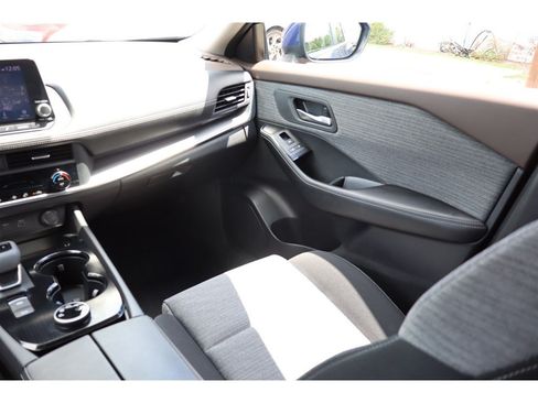 Used 2023 Nissan Rogue SV AWD/4WD image 22