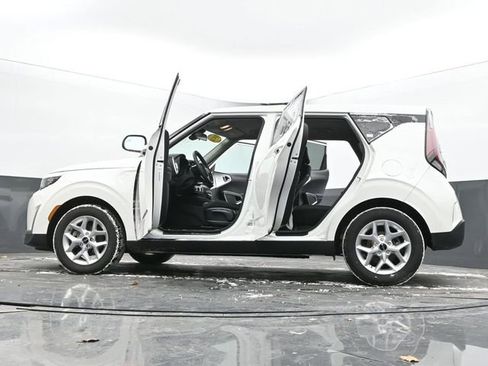 Used 2025 Kia Soul LX w/ LX Technology Package image 67