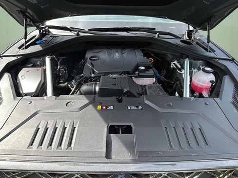 Certified 2026 Genesis GV70 2.5T AWD/4WD image 9