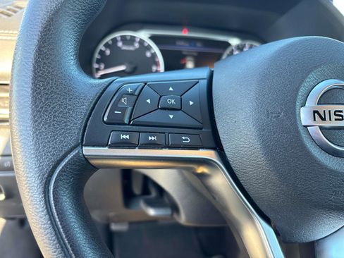 Used 2023 Nissan Sentra SV image 17