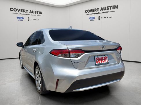 Used 2020 Toyota Corolla LE FWD image 4