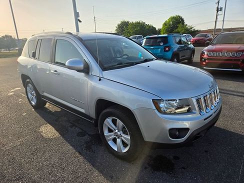 Used 2014 Jeep Compass Latitude AWD/4WD image 18