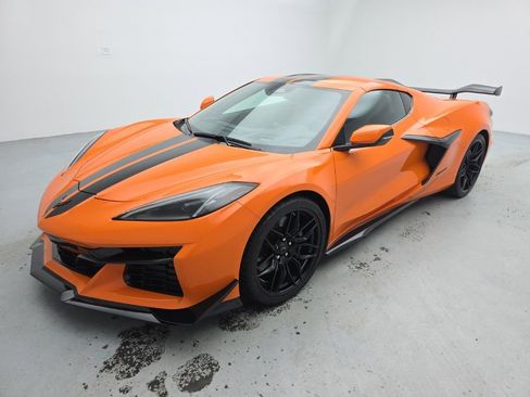 Used 2024 Chevrolet Corvette Z06 RWD image 6
