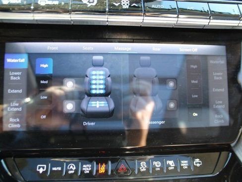 Used 2023 Jeep Grand Wagoneer L Series II w/ Premium Group II image 22