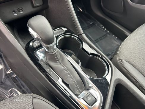 Used 2025 Buick Encore GX Preferred AWD/4WD image 19