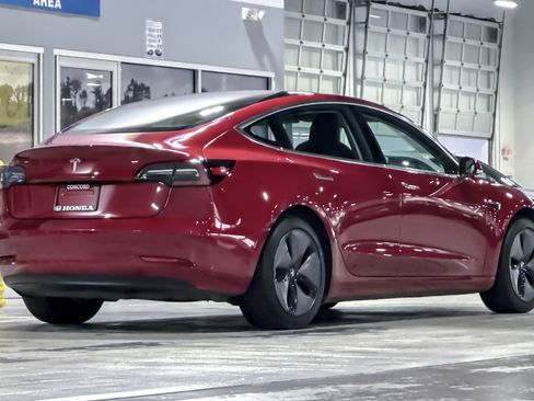 Used 2018 Tesla Model 3 Mid Range image 8