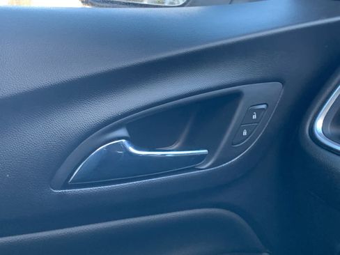 Used 2023 Chevrolet Equinox LT image 23