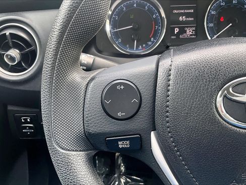 Used 2018 Toyota Corolla LE FWD image 24